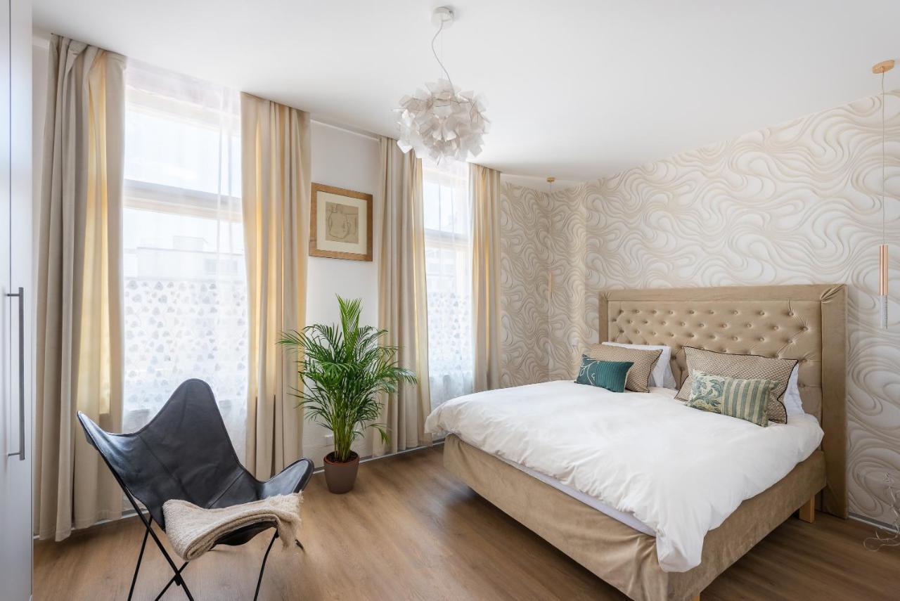 New Modern Apartment 5. Floor プラハ エクステリア 写真